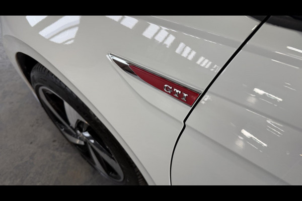 Volkswagen Polo 2.0 TSI GTI Clima / Winter Pakket / CarPlay / ABC Uitlaat systeem / Navi / PDC
