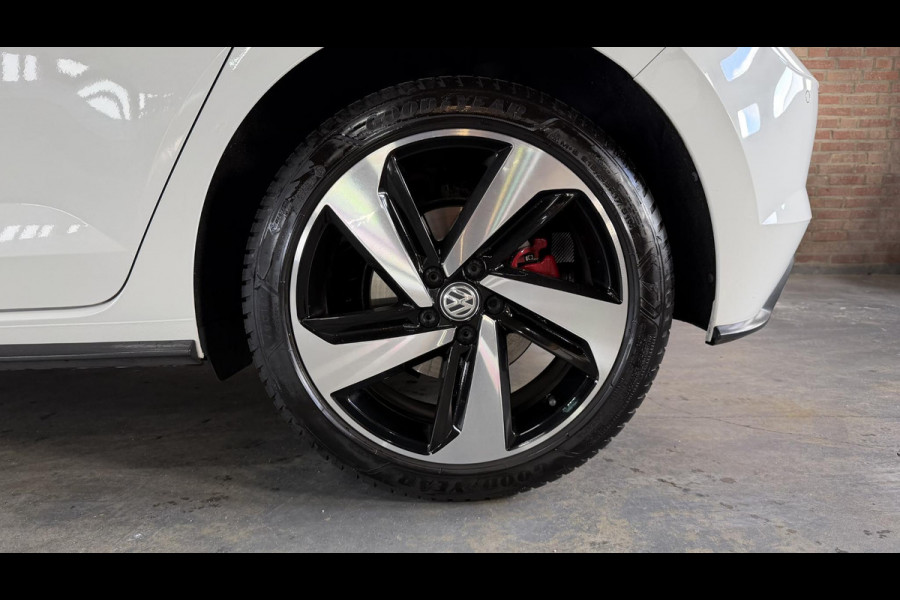 Volkswagen Polo 2.0 TSI GTI Clima / Winter Pakket / CarPlay / ABC Uitlaat systeem / Navi / PDC