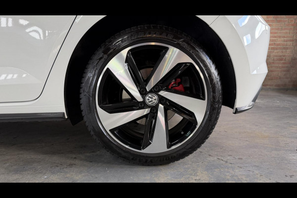 Volkswagen Polo 2.0 TSI GTI Clima / Winter Pakket / CarPlay / ABC Uitlaat systeem / Navi / PDC