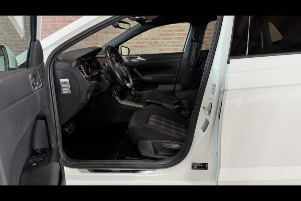 Volkswagen Polo 2.0 TSI GTI Clima / Winter Pakket / CarPlay / ABC Uitlaat systeem / Navi / PDC