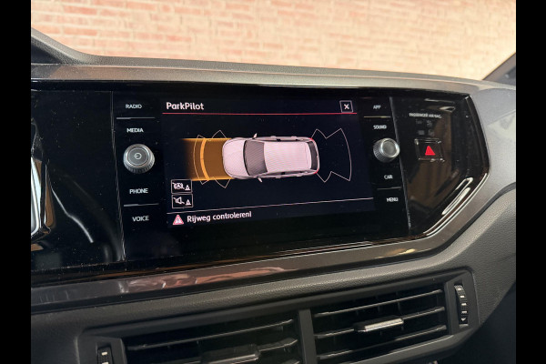 Volkswagen Polo 2.0 TSI GTI Clima / Winter Pakket / CarPlay / ABC Uitlaat systeem / Navi / PDC