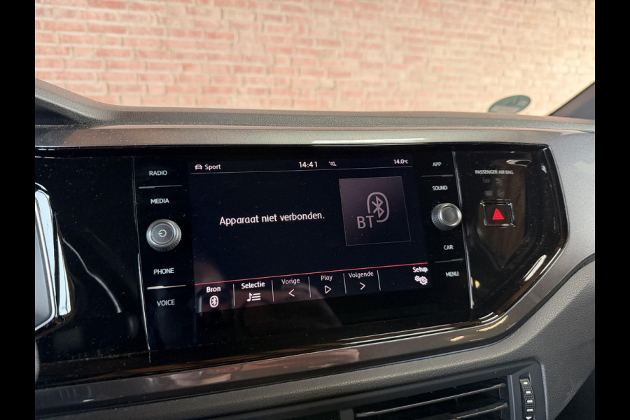 Volkswagen Polo 2.0 TSI GTI Clima / Winter Pakket / CarPlay / ABC Uitlaat systeem / Navi / PDC