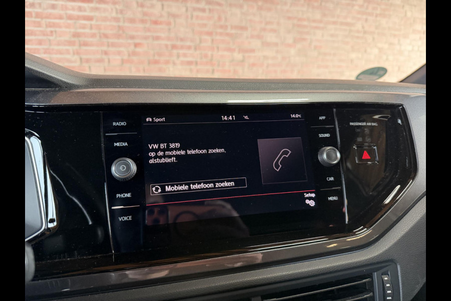 Volkswagen Polo 2.0 TSI GTI Clima / Winter Pakket / CarPlay / ABC Uitlaat systeem / Navi / PDC