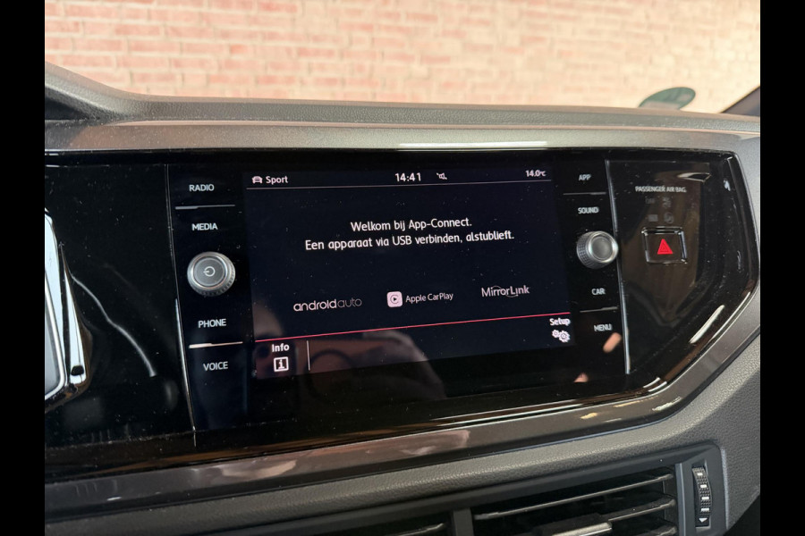 Volkswagen Polo 2.0 TSI GTI Clima / Winter Pakket / CarPlay / ABC Uitlaat systeem / Navi / PDC