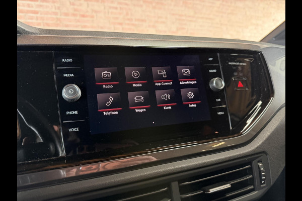 Volkswagen Polo 2.0 TSI GTI Clima / Winter Pakket / CarPlay / ABC Uitlaat systeem / Navi / PDC
