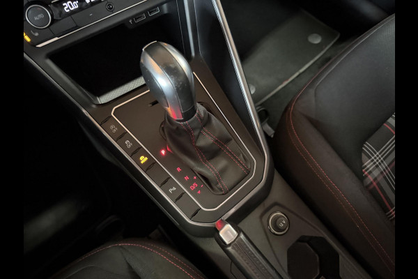Volkswagen Polo 2.0 TSI GTI Clima / Winter Pakket / CarPlay / ABC Uitlaat systeem / Navi / PDC