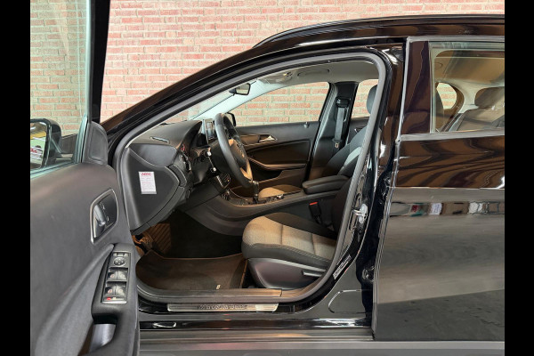 Mercedes-Benz GLA GLA 180 Business Solution PDC / Airco / Navi / Tel. / Camera / Trekhaak Afneembaar / Stoel verw.