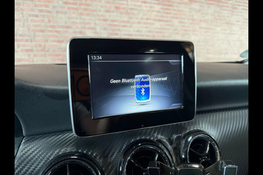 Mercedes-Benz GLA GLA 180 Business Solution PDC / Airco / Navi / Tel. / Camera / Trekhaak Afneembaar / Stoel verw.