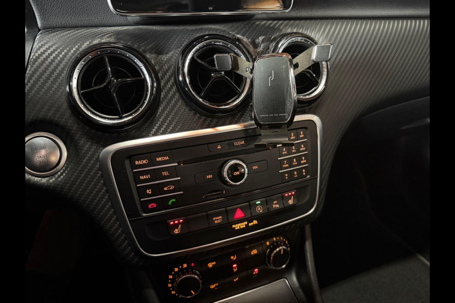 Mercedes-Benz GLA GLA 180 Business Solution PDC / Airco / Navi / Tel. / Camera / Trekhaak Afneembaar / Stoel verw.