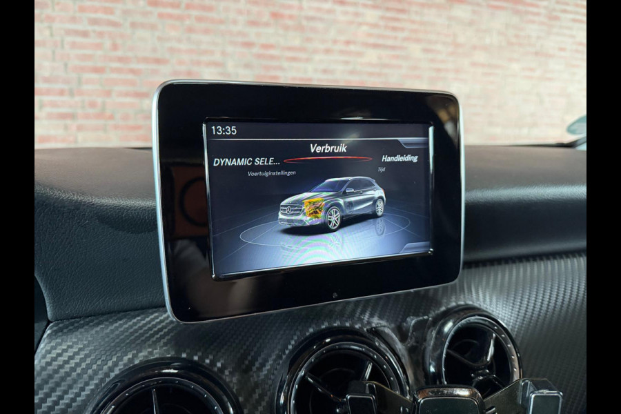 Mercedes-Benz GLA GLA 180 Business Solution PDC / Airco / Navi / Tel. / Camera / Trekhaak Afneembaar / Stoel verw.
