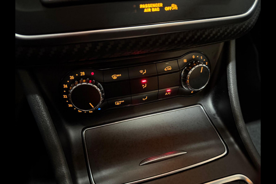 Mercedes-Benz GLA GLA 180 Business Solution PDC / Airco / Navi / Tel. / Camera / Trekhaak Afneembaar / Stoel verw.