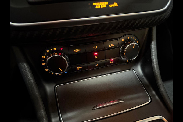 Mercedes-Benz GLA GLA 180 Business Solution PDC / Airco / Navi / Tel. / Camera / Trekhaak Afneembaar / Stoel verw.