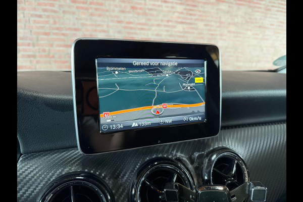 Mercedes-Benz GLA GLA 180 Business Solution PDC / Airco / Navi / Tel. / Camera / Trekhaak Afneembaar / Stoel verw.