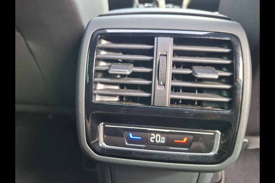 Volkswagen Passat Variant 1.4 TSI PHEV GTE * Panoramadak * Elek. Achterklep * Navigatiesysteem * 18 Inch Velgen *