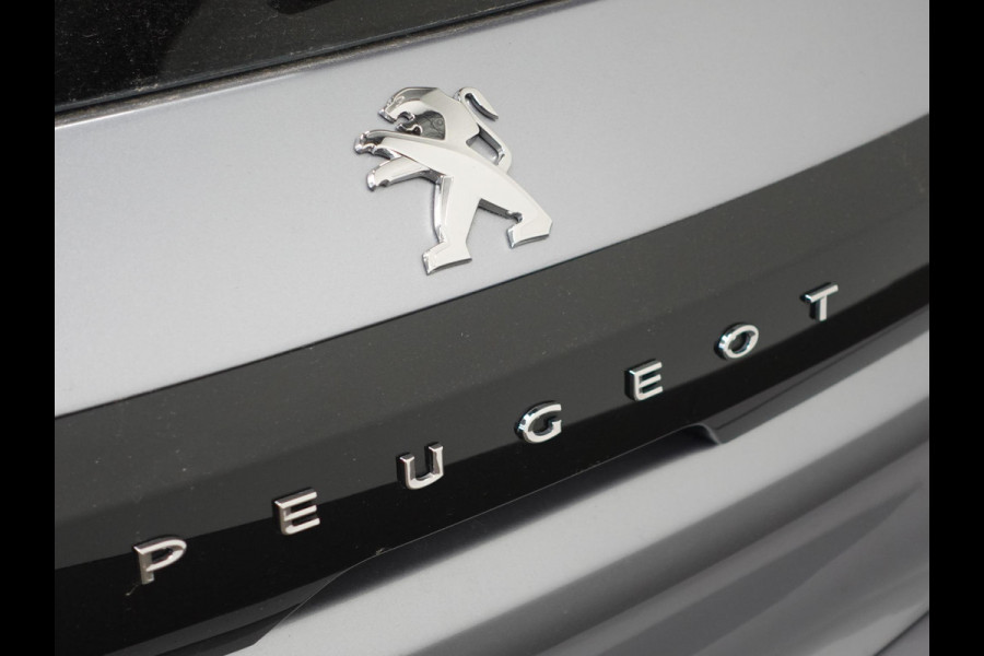Peugeot 208 1.2 PureTech 100pk Automaat GT-Line Peugeot 208 1.2 PureTech 100pk Aut. GT-Line Navigatie Apple Carplay/Android Auto Camera Parkeersensoren Adaptive Cruise Control Blind Spot Assist Virtual Cockpit Climate Control Getinte ramen