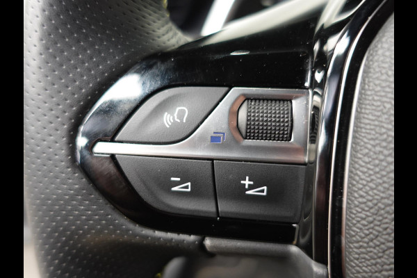 Peugeot 208 1.2 PureTech 100pk Automaat GT-Line Peugeot 208 1.2 PureTech 100pk Aut. GT-Line Navigatie Apple Carplay/Android Auto Camera Parkeersensoren Adaptive Cruise Control Blind Spot Assist Virtual Cockpit Climate Control Getinte ramen