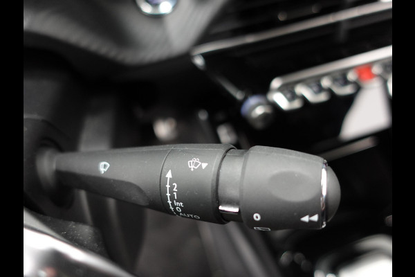 Peugeot 208 1.2 PureTech 100pk Automaat GT-Line Peugeot 208 1.2 PureTech 100pk Aut. GT-Line Navigatie Apple Carplay/Android Auto Camera Parkeersensoren Adaptive Cruise Control Blind Spot Assist Virtual Cockpit Climate Control Getinte ramen