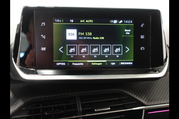 Peugeot 208 1.2 PureTech 100pk Automaat GT-Line Peugeot 208 1.2 PureTech 100pk Aut. GT-Line Navigatie Apple Carplay/Android Auto Camera Parkeersensoren Adaptive Cruise Control Blind Spot Assist Virtual Cockpit Climate Control Getinte ramen