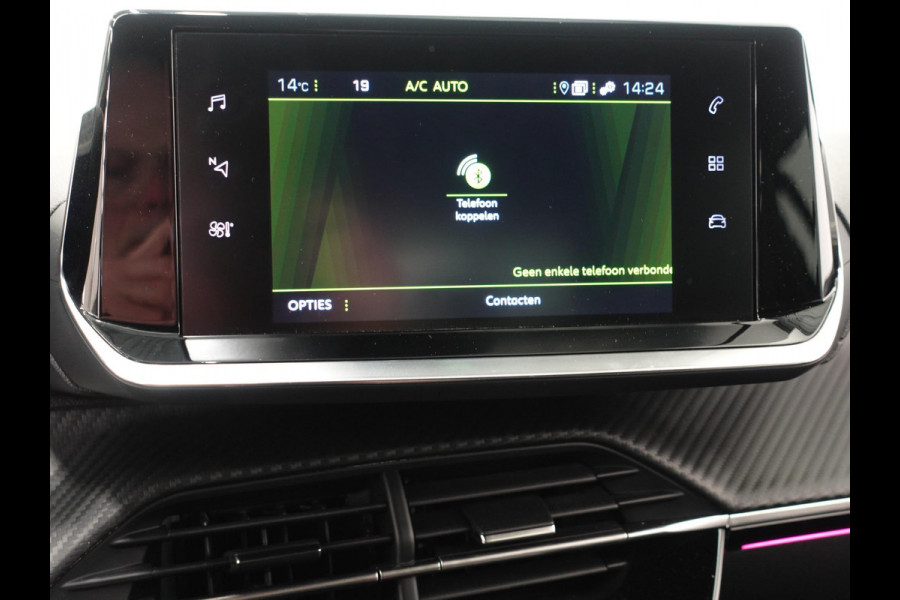 Peugeot 208 1.2 PureTech 100pk Automaat GT-Line Peugeot 208 1.2 PureTech 100pk Aut. GT-Line Navigatie Apple Carplay/Android Auto Camera Parkeersensoren Adaptive Cruise Control Blind Spot Assist Virtual Cockpit Climate Control Getinte ramen
