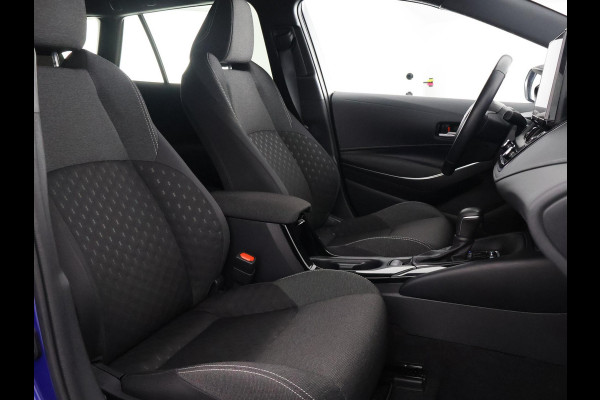 Toyota Corolla Touring Sports 1.8 Hybrid Business Luxury | Stoelverwarming | Parkeersensoren | Draadloze telefoon lader | Privacy Glass |