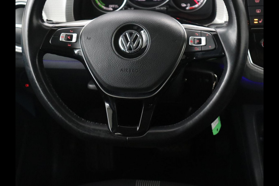 Volkswagen e-Up! e-up! | SOH 88,3% | Stoelverwarming | Pano.Dak | Cruise Control |