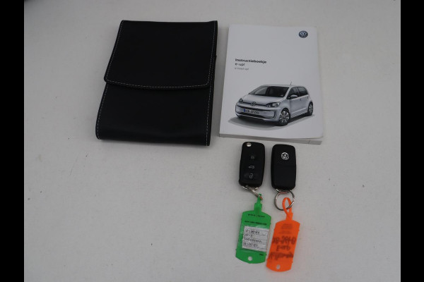 Volkswagen e-Up! e-up! | SOH 88,3% | Stoelverwarming | Pano.Dak | Cruise Control |