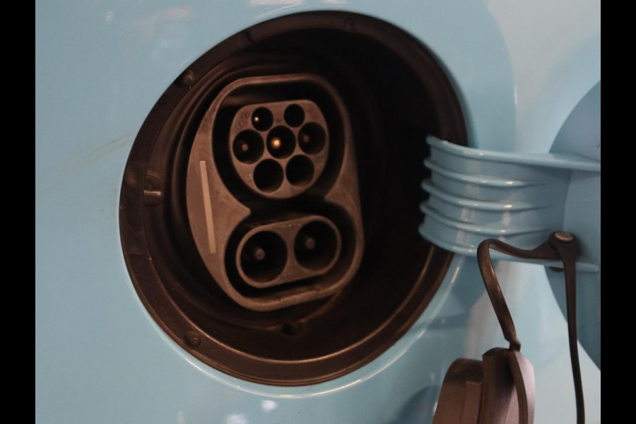 Volkswagen e-Up! e-up! | SOH 88,3% | Stoelverwarming | Pano.Dak | Cruise Control |