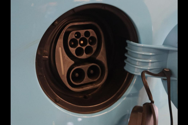 Volkswagen e-Up! e-up! | SOH 88,3% | Stoelverwarming | Pano.Dak | Cruise Control |