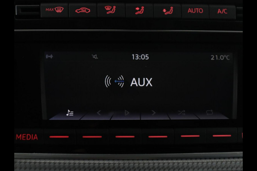 Volkswagen e-Up! e-up! | SOH 88,3% | Stoelverwarming | Pano.Dak | Cruise Control |