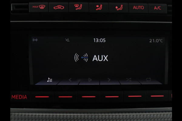 Volkswagen e-Up! e-up! | SOH 88,3% | Stoelverwarming | Pano.Dak | Cruise Control |