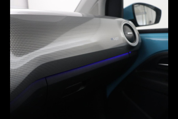 Volkswagen e-Up! e-up! | SOH 88,3% | Stoelverwarming | Pano.Dak | Cruise Control |