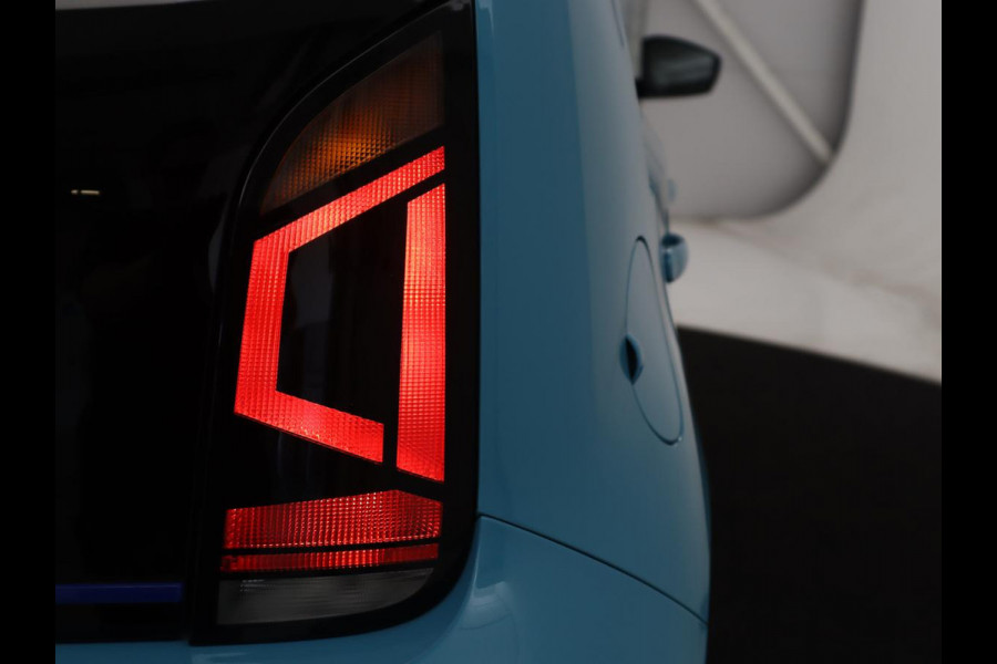 Volkswagen e-Up! e-up! | SOH 88,3% | Stoelverwarming | Pano.Dak | Cruise Control |