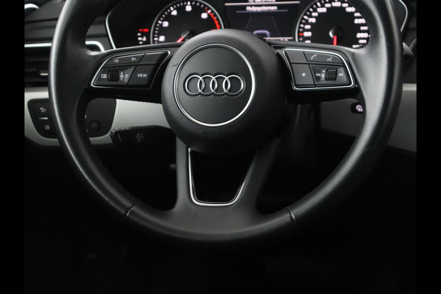 Audi A4 Limousine 35 TFSI Pro Line | Trekhaak | LED | Stoelverwarming | Navigatie | Apple Carplay |