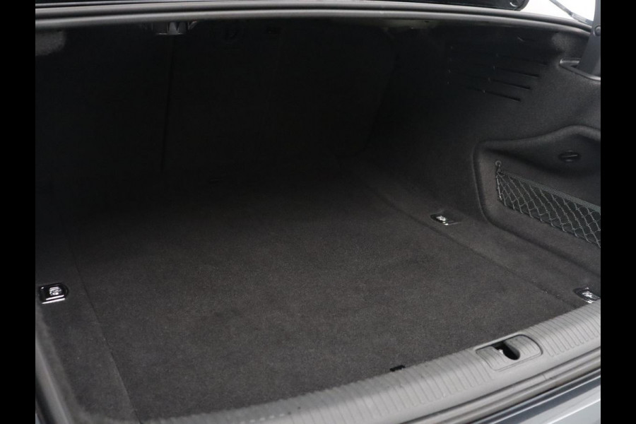 Audi A4 Limousine 35 TFSI Pro Line | Trekhaak | LED | Stoelverwarming | Navigatie | Apple Carplay |
