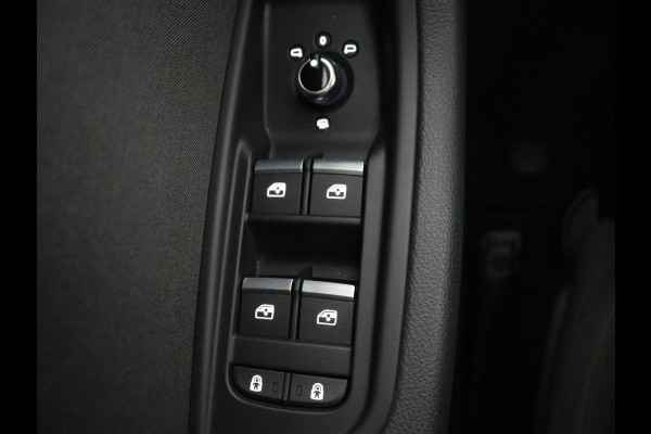 Audi A4 Limousine 35 TFSI Pro Line | Trekhaak | LED | Stoelverwarming | Navigatie | Apple Carplay |