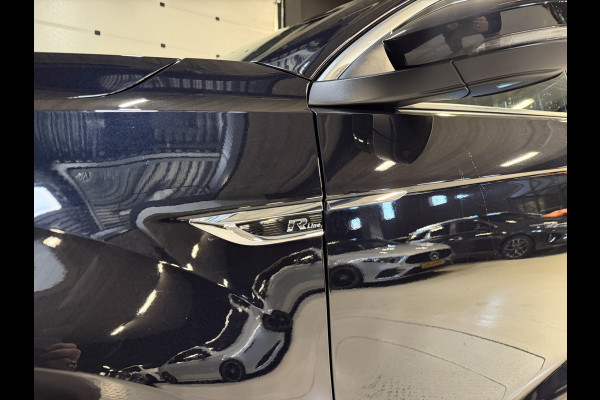 Volkswagen T-Roc 1.5 TSI Sport Business R | Pano | Camera | Stoelverw. | Adaptive cruise | Full LED | Dodehoeksensor