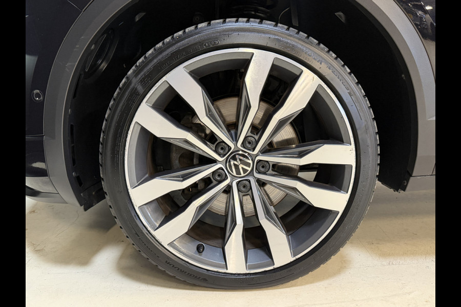 Volkswagen T-Roc 1.5 TSI Sport Business R | Pano | Camera | Stoelverw. | Adaptive cruise | Full LED | Dodehoeksensor