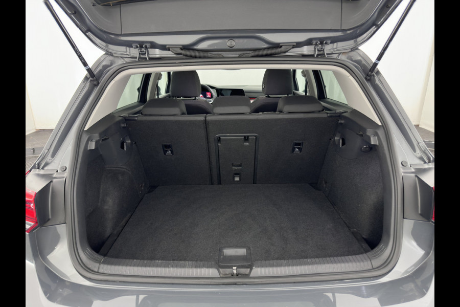 Volkswagen Golf 1.0 TSI Life *FULL-LED | ADAPTIVE-CRUISE | DIGI-COCKPIT | NAVI-FULLMAP | AMBIENT-LIGHT | COMFORT-SEATS | CAMERA | KEYLESS | DAB+ | PRIVACY-GLASS | ECC | PDC | 17''ALU*
