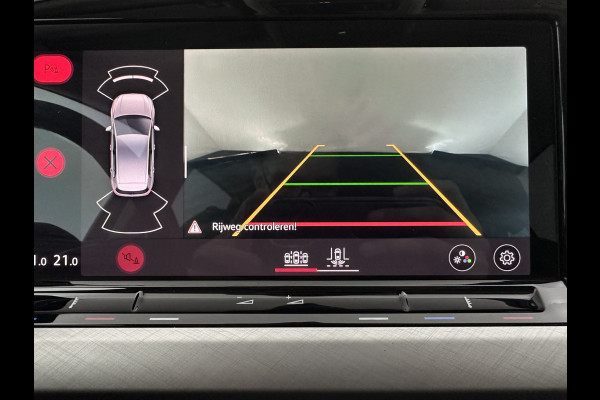 Volkswagen Golf 1.0 TSI Life *FULL-LED | ADAPTIVE-CRUISE | DIGI-COCKPIT | NAVI-FULLMAP | AMBIENT-LIGHT | COMFORT-SEATS | CAMERA | KEYLESS | DAB+ | PRIVACY-GLASS | ECC | PDC | 17''ALU*