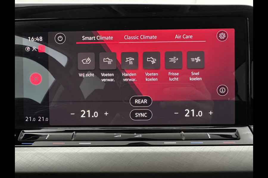 Volkswagen Golf 1.0 TSI Life *FULL-LED | ADAPTIVE-CRUISE | DIGI-COCKPIT | NAVI-FULLMAP | AMBIENT-LIGHT | COMFORT-SEATS | CAMERA | KEYLESS | DAB+ | PRIVACY-GLASS | ECC | PDC | 17''ALU*