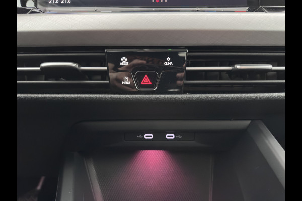 Volkswagen Golf 1.0 TSI Life *FULL-LED | ADAPTIVE-CRUISE | DIGI-COCKPIT | NAVI-FULLMAP | AMBIENT-LIGHT | COMFORT-SEATS | CAMERA | KEYLESS | DAB+ | PRIVACY-GLASS | ECC | PDC | 17''ALU*