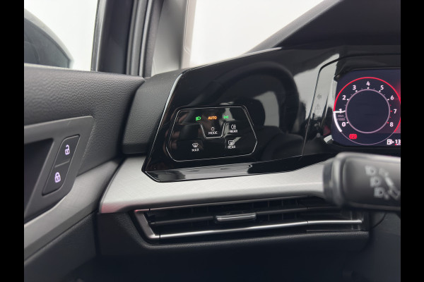 Volkswagen Golf 1.0 TSI Life *FULL-LED | ADAPTIVE-CRUISE | DIGI-COCKPIT | NAVI-FULLMAP | AMBIENT-LIGHT | COMFORT-SEATS | CAMERA | KEYLESS | DAB+ | PRIVACY-GLASS | ECC | PDC | 17''ALU*
