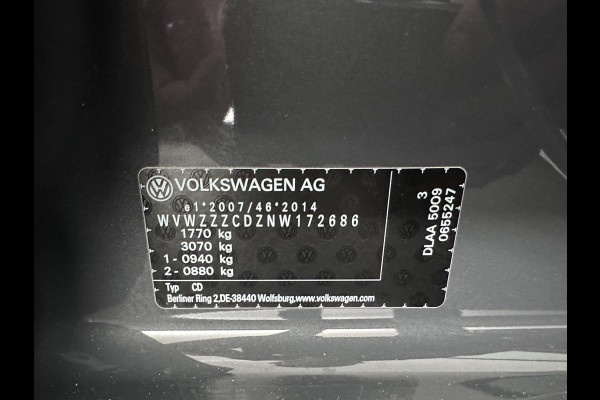 Volkswagen Golf 1.0 TSI Life *FULL-LED | ADAPTIVE-CRUISE | DIGI-COCKPIT | NAVI-FULLMAP | AMBIENT-LIGHT | COMFORT-SEATS | CAMERA | KEYLESS | DAB+ | PRIVACY-GLASS | ECC | PDC | 17''ALU*