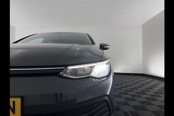 Volkswagen Golf 1.0 TSI Life *FULL-LED | ADAPTIVE-CRUISE | DIGI-COCKPIT | NAVI-FULLMAP | AMBIENT-LIGHT | COMFORT-SEATS | CAMERA | KEYLESS | DAB+ | PRIVACY-GLASS | ECC | PDC | 17''ALU*