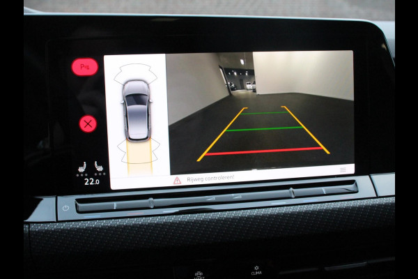 Volkswagen Golf 1.5 eTSI 150pk DSG R-Line DEMO ! Panorama dak Navigatie Apple Carplay/Android Auto Climate Control Camera Dab Extra Getint Glas Adaptive Cruise Control Virtual Cockpit Lichtmetalen Velgen