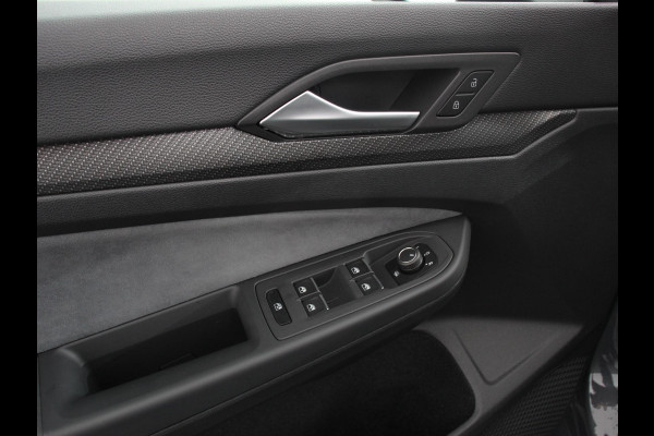 Volkswagen Golf 1.5 eTSI 150pk DSG R-Line DEMO ! Panorama dak Navigatie Apple Carplay/Android Auto Climate Control Camera Dab Extra Getint Glas Adaptive Cruise Control Virtual Cockpit Lichtmetalen Velgen