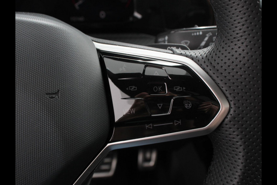 Volkswagen Golf 1.5 eTSI 150pk DSG R-Line DEMO ! Panorama dak Navigatie Apple Carplay/Android Auto Climate Control Camera Dab Extra Getint Glas Adaptive Cruise Control Virtual Cockpit Lichtmetalen Velgen
