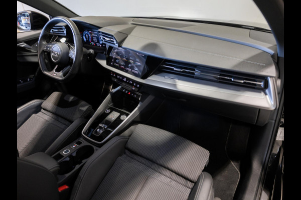 Audi A3 Limousine 35 TFSI S-Line edition / 150pk / NAP / Panorama dak / Achteruitrij camera /