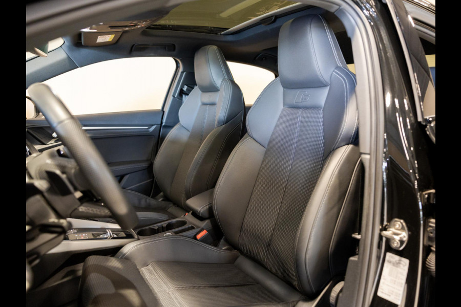 Audi A3 Limousine 35 TFSI S-Line edition / 150pk / NAP / Panorama dak / Achteruitrij camera /