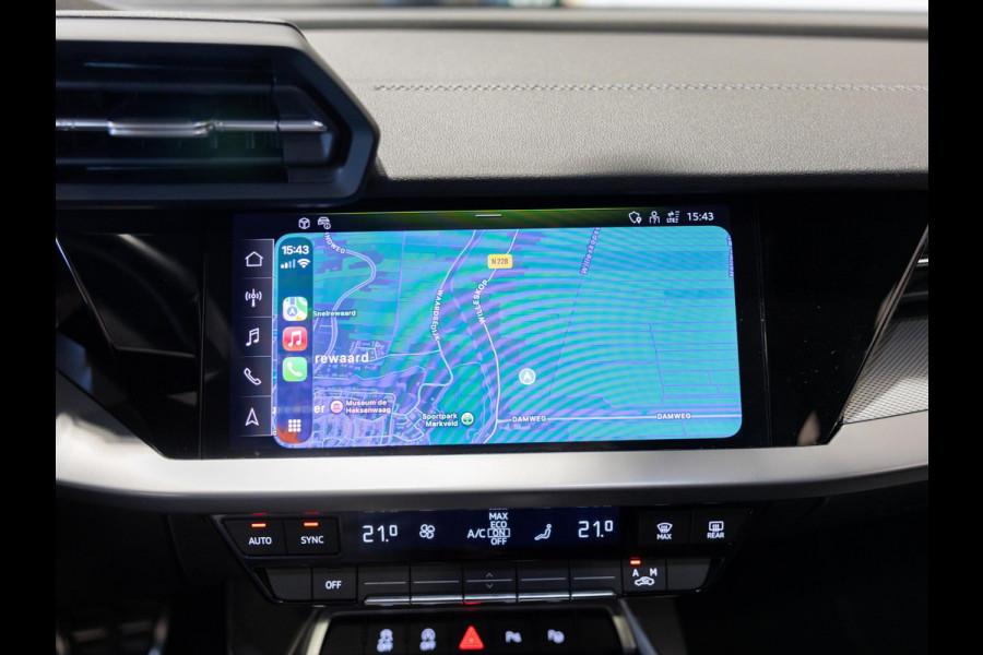 Audi A3 Limousine 35 TFSI S-Line edition / 150pk / NAP / Panorama dak / Achteruitrij camera /